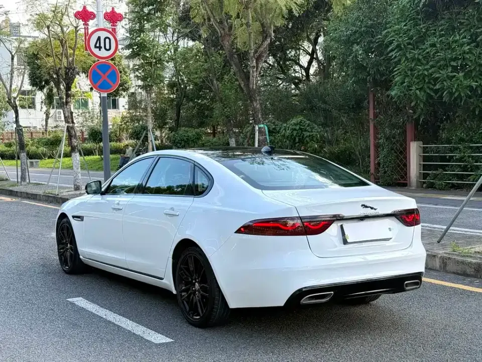 Jaguar XFL