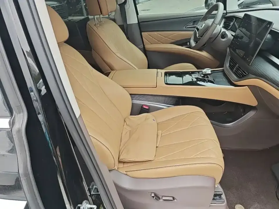 Denza Denza D9