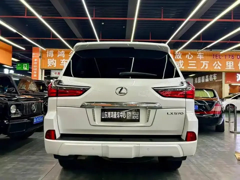 Lexus LX