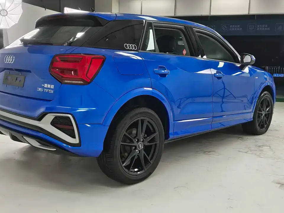 Audi Q2L