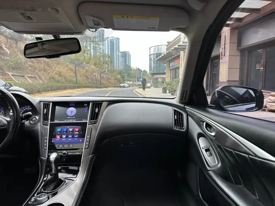 Infiniti Q50L