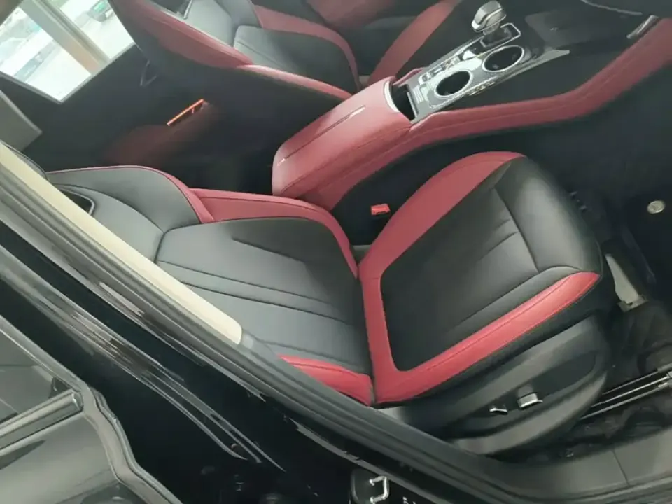 Hongqi Hongqi HS3