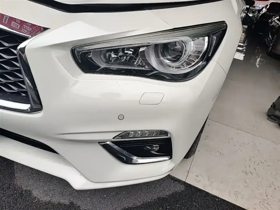 Infiniti Q50L