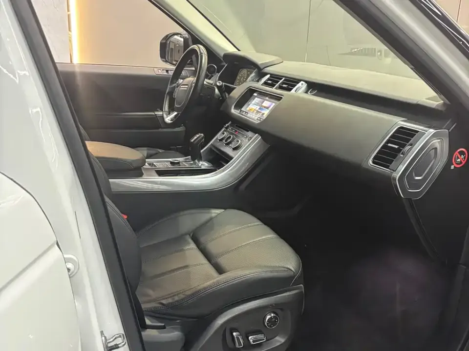 Land Rover Sport