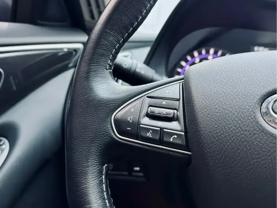 Infiniti Q50L