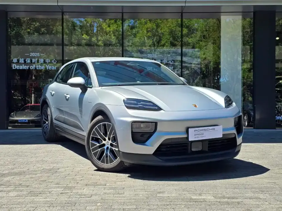 Porsche Macan EV