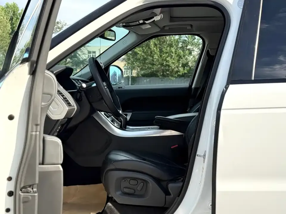 Land Rover Sport