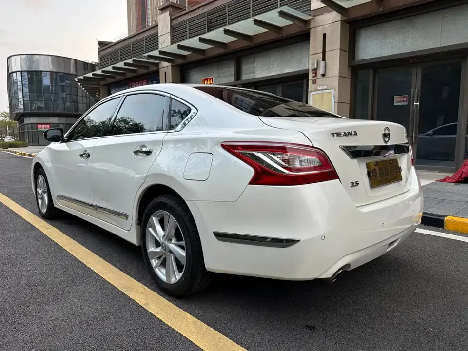 Nissan Teana