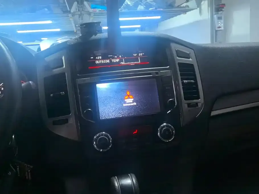 Mitsubishi Pajero (Import)
