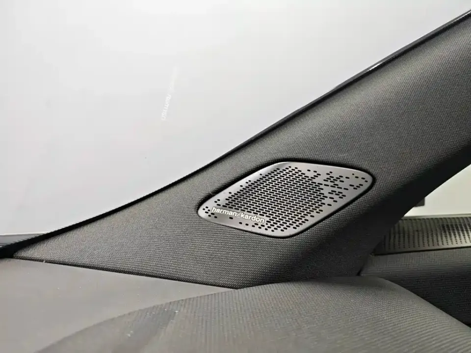 Lynk & Co 08 EM-P