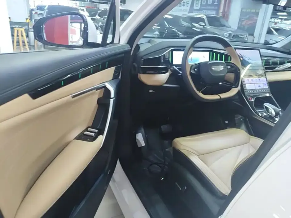 Geely Boyue L