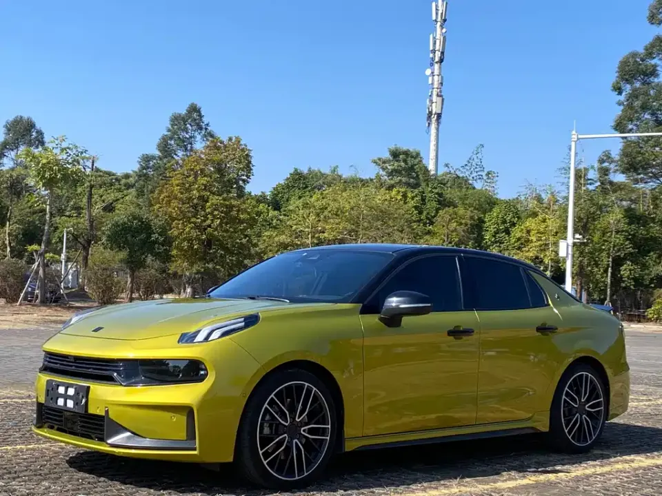Lynk & Co 03