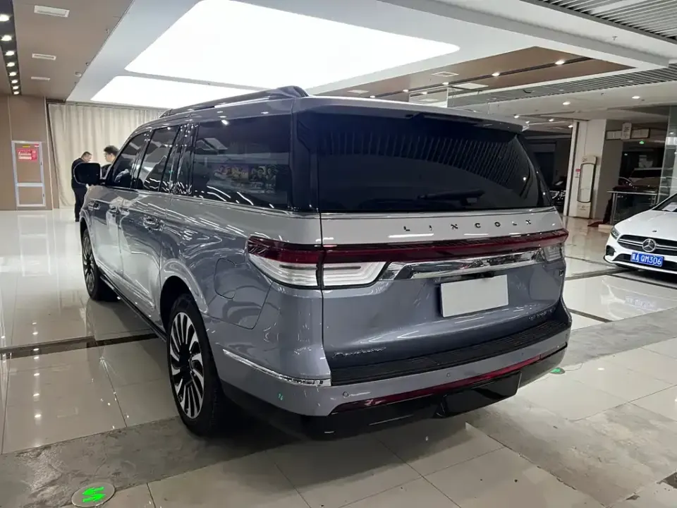 Lincoln Navigator One