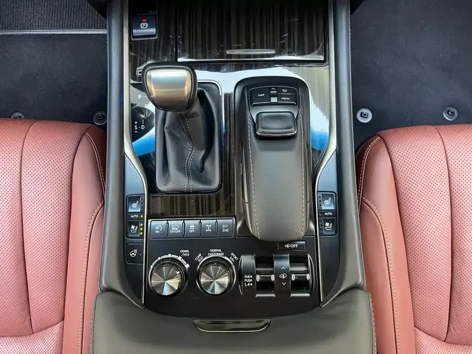 Lexus LX