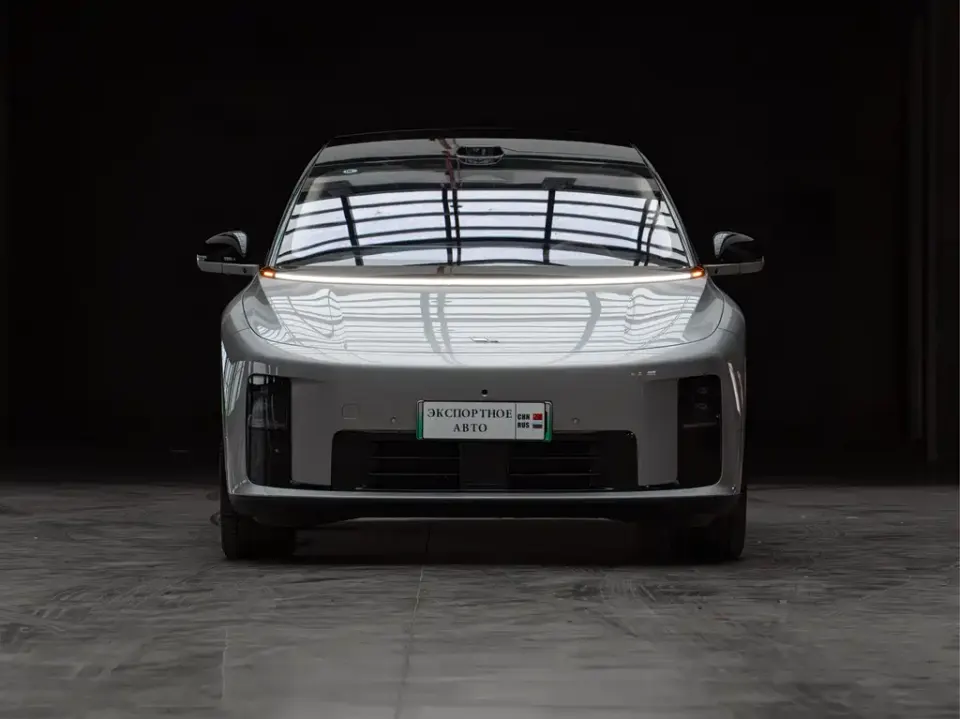Li Li i8