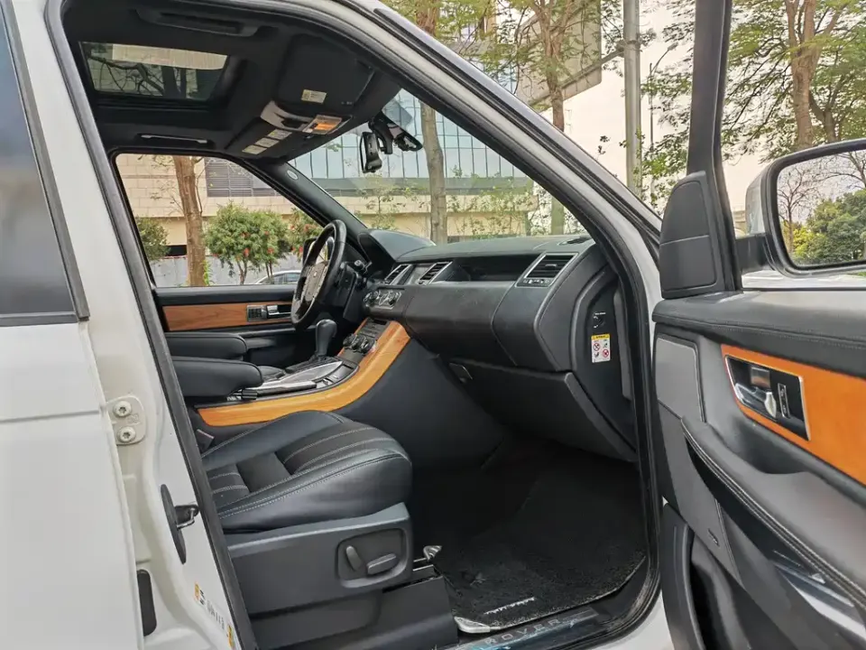Land Rover Sport