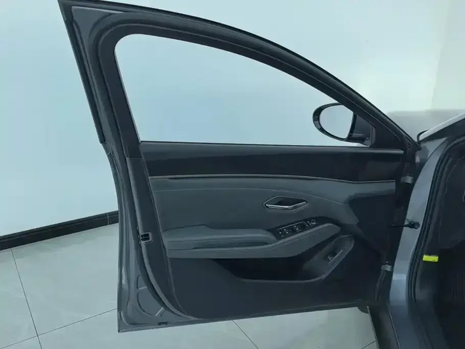 BYD Qin L