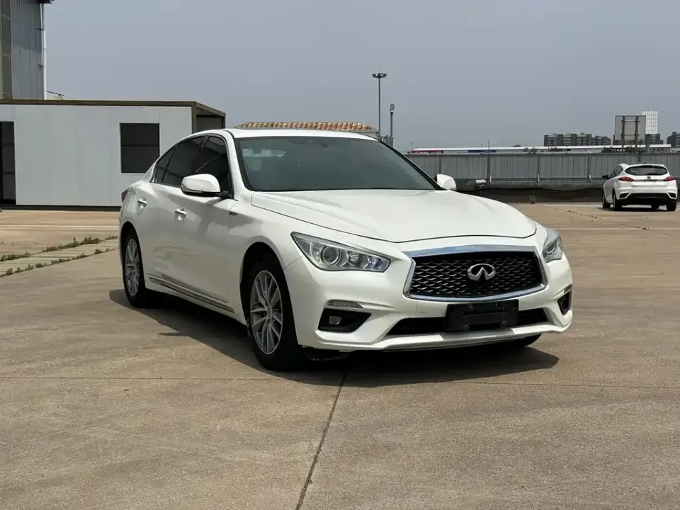 Infiniti Q50L