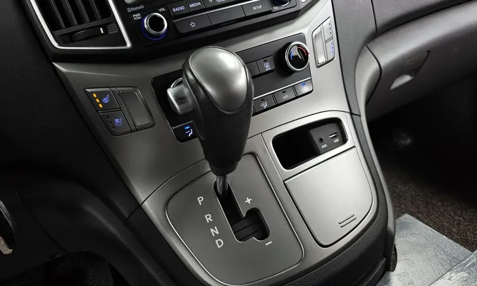 Hyundai Starex