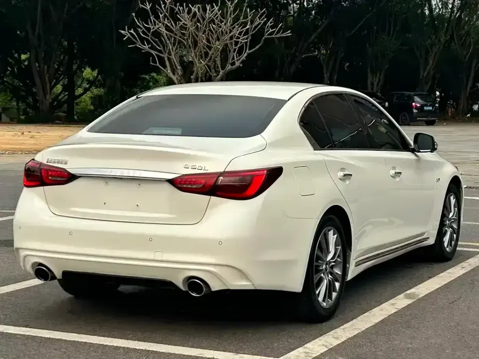 Infiniti Q50L