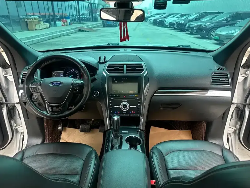 Ford Explorer (Import)