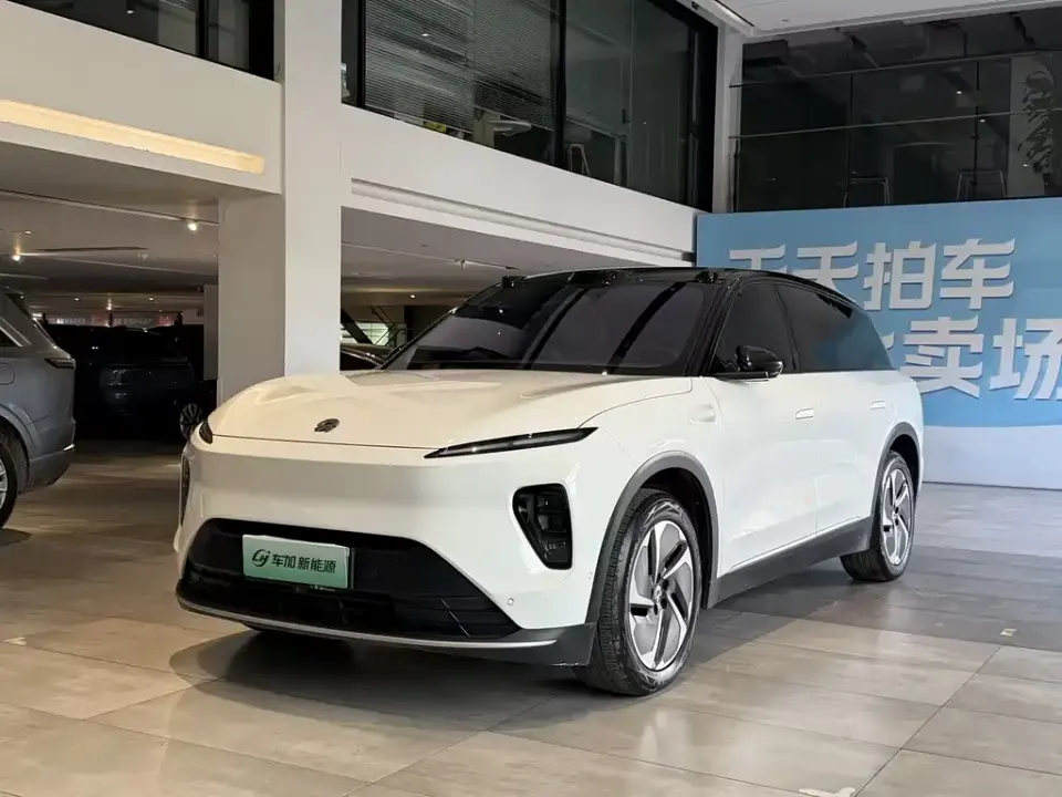 Nio ES8