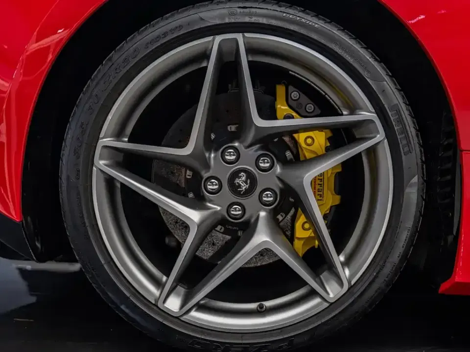Ferrari F8
