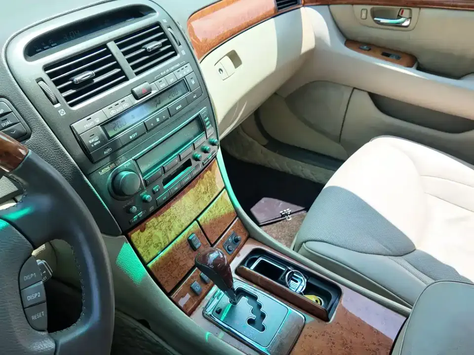 Lexus LS