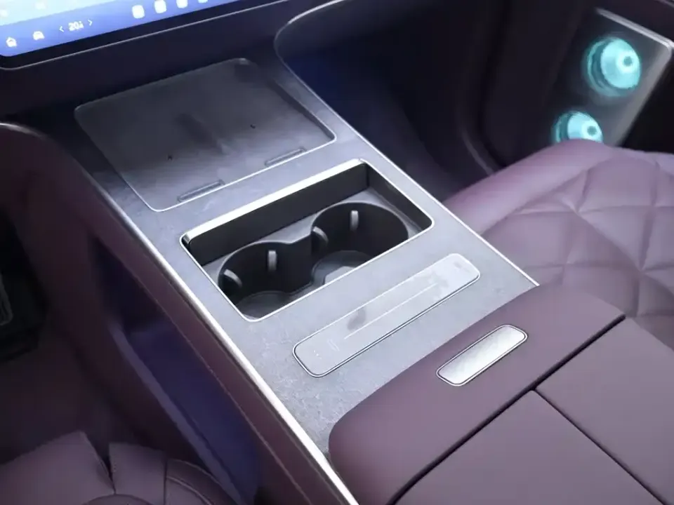 Nio ES9