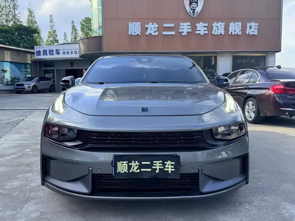 Lynk & Co 03