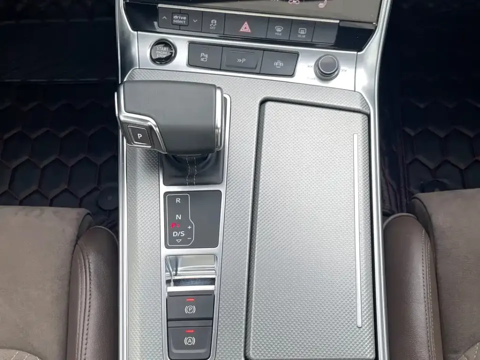 Audi A7L