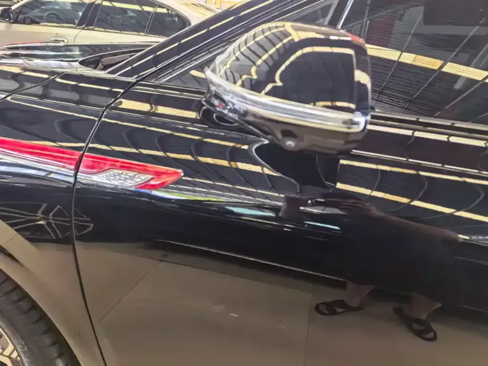 Hongqi Hongqi HS3