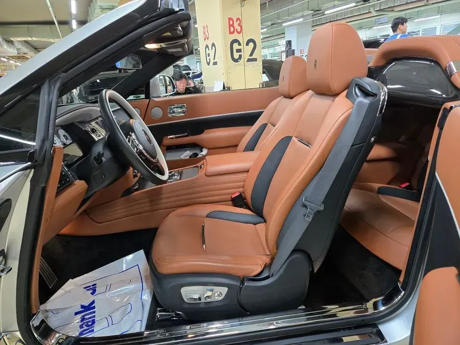 Rolls-Royce Dawn