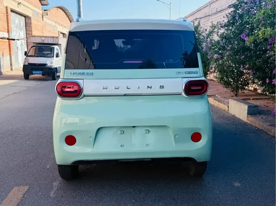 Wuling MINIEV