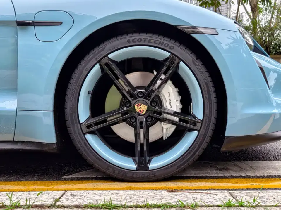 Porsche Taycan
