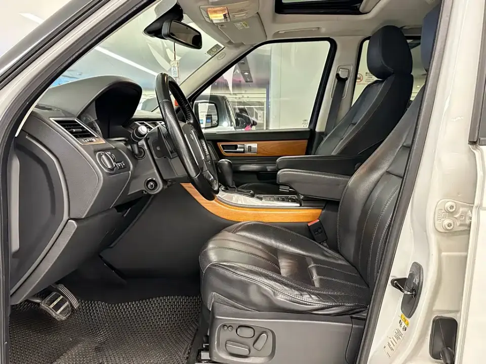 Land Rover Sport