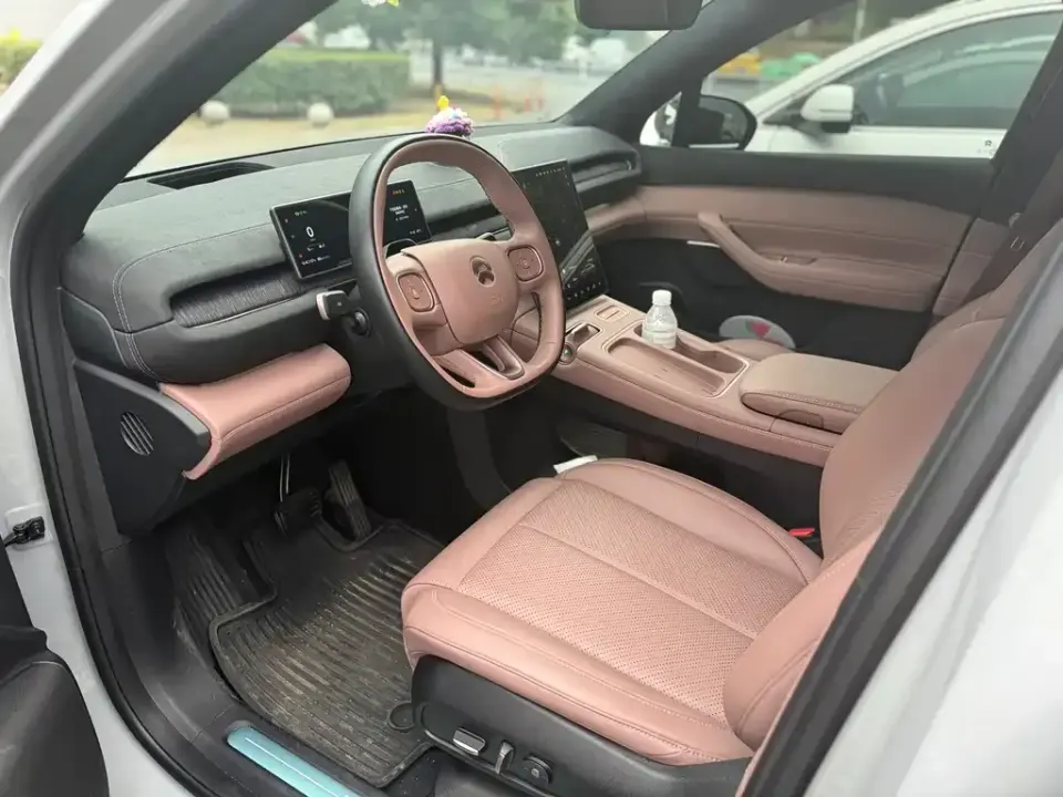 Nio EC6