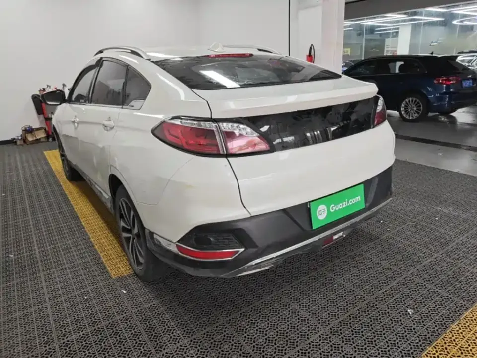 Venucia T90