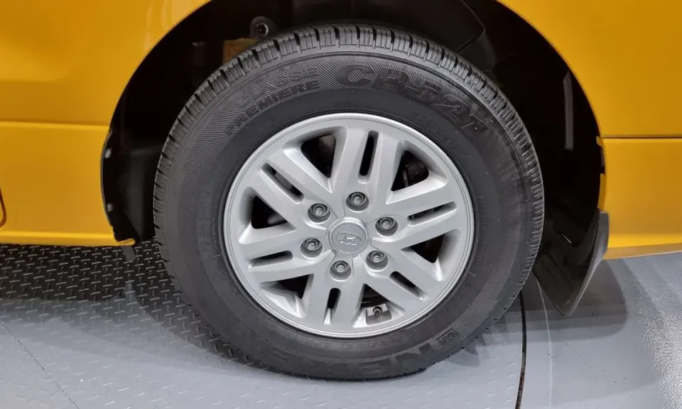 Hyundai Starex
