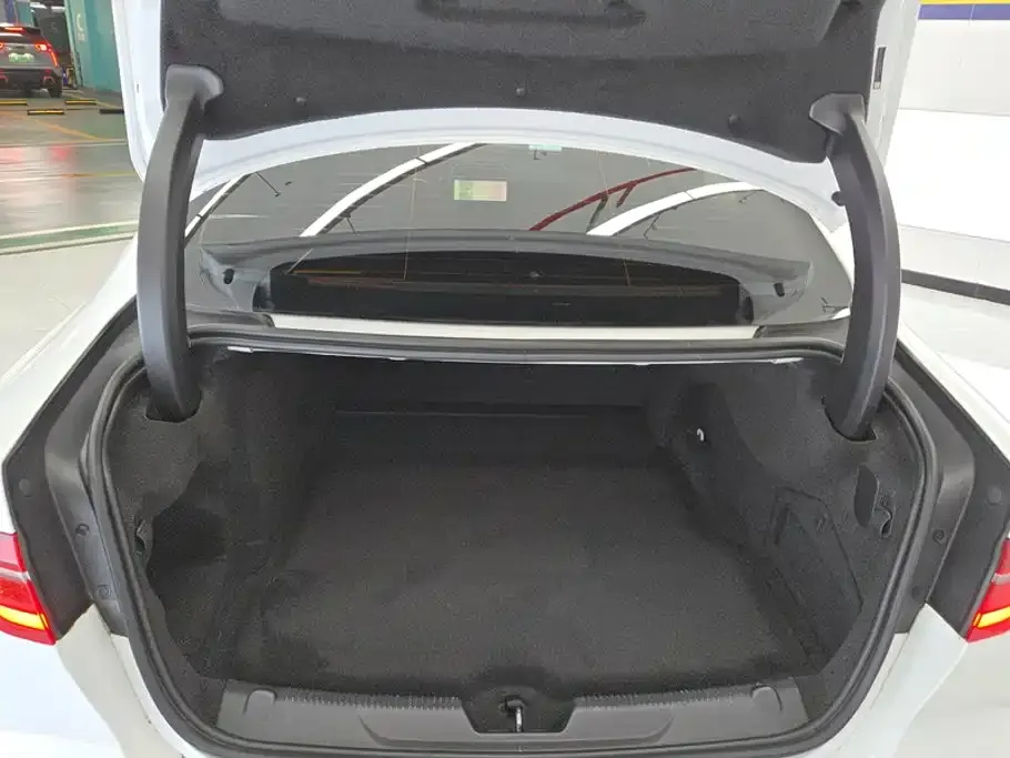 Jaguar XEL