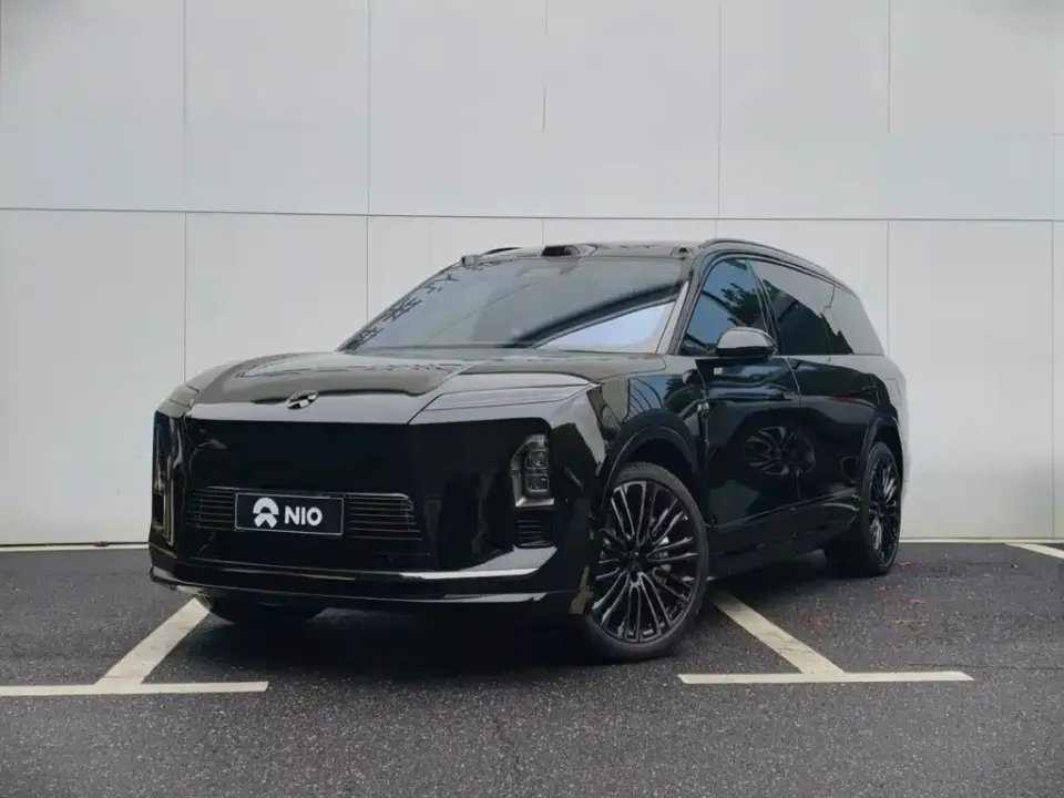 Nio ES8