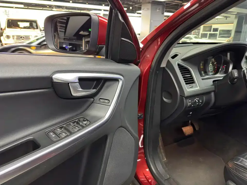 Volvo XC60 (Import)