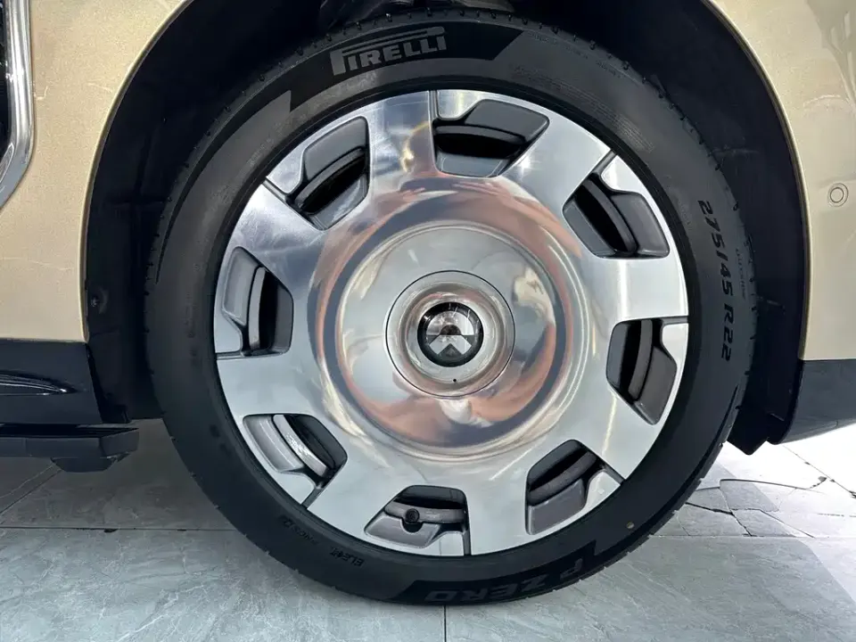 Nio ES9