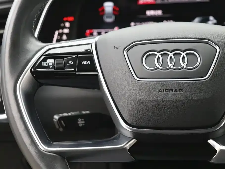 Audi A7L