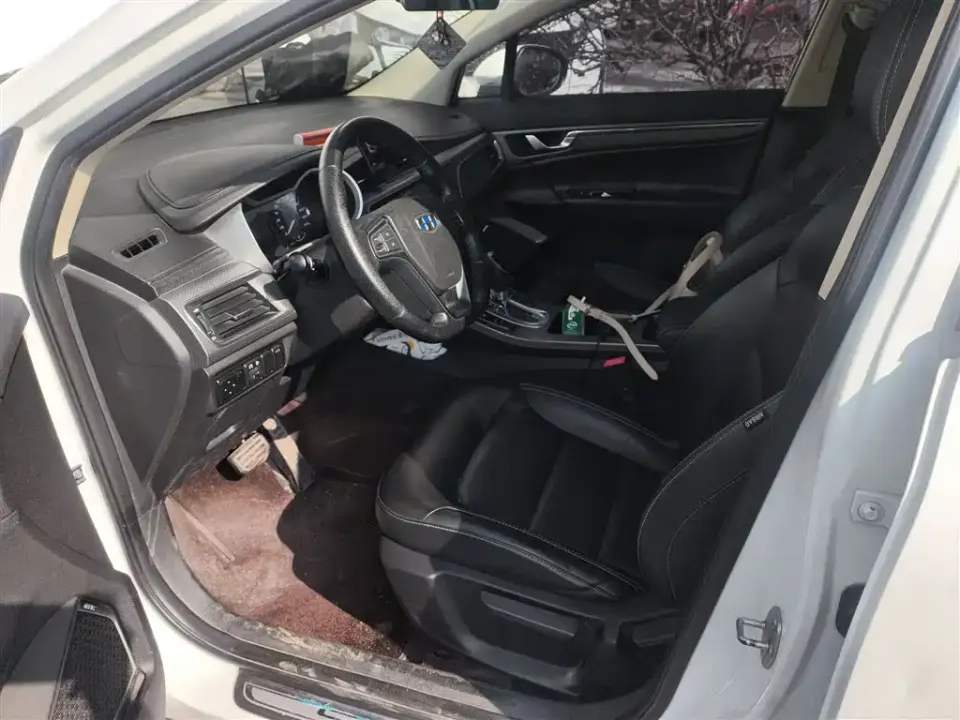 Geely Emgrand GS