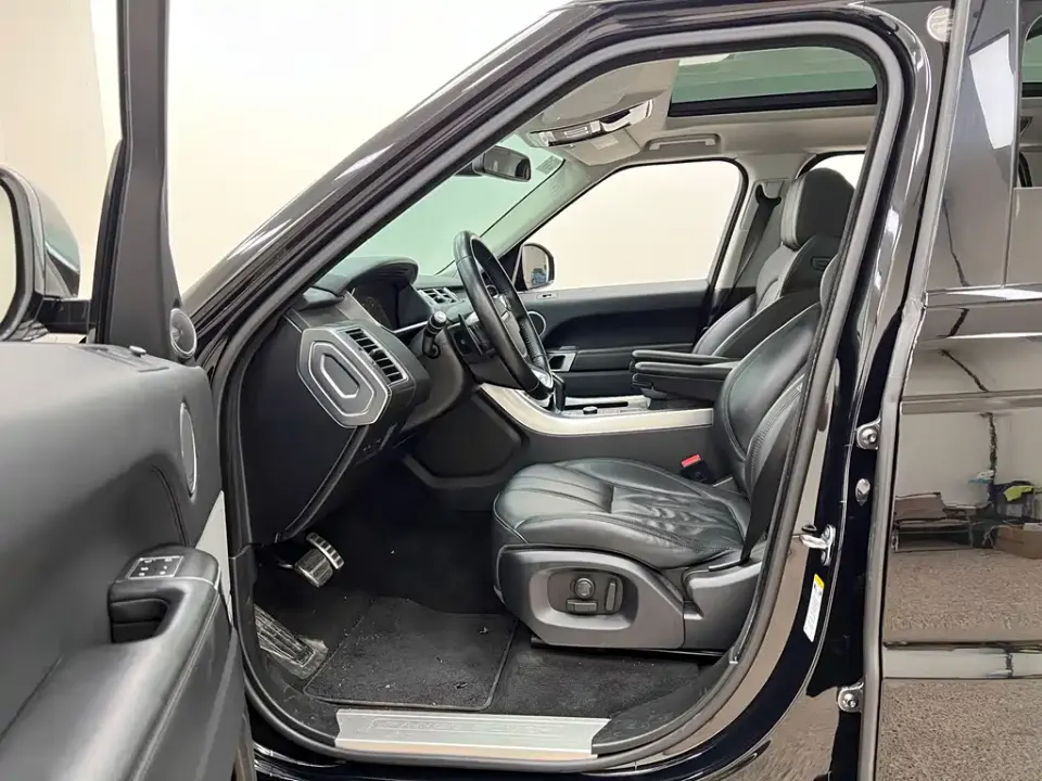 Land Rover Sport