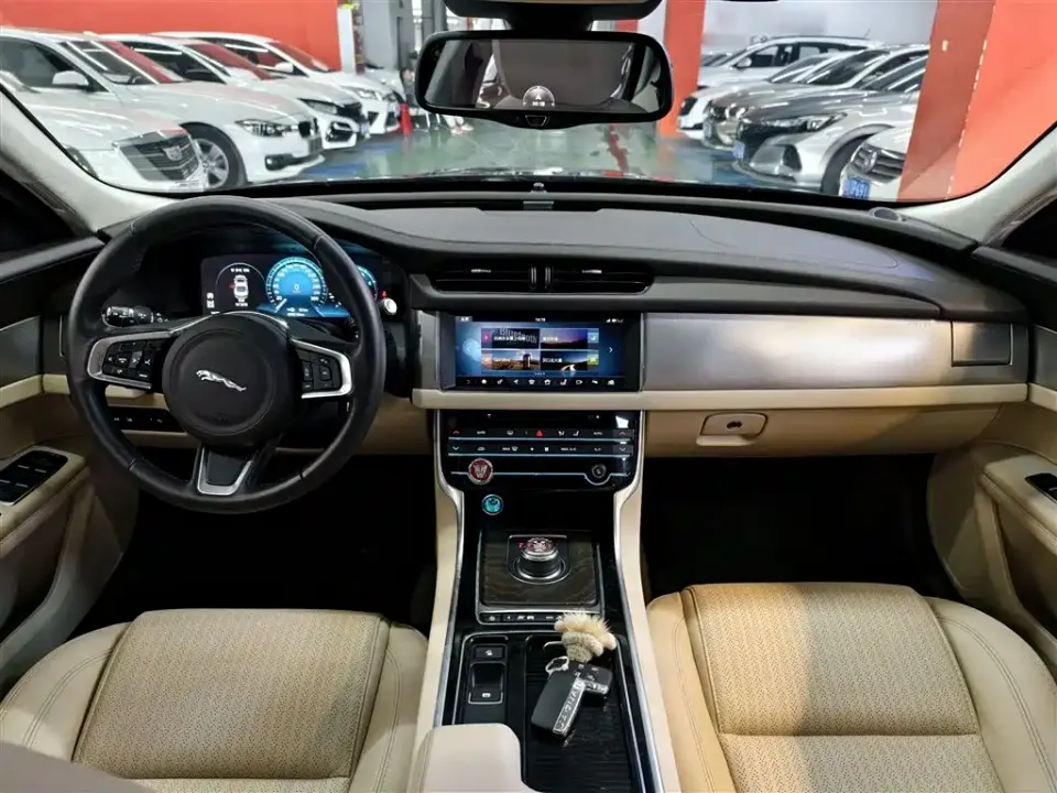 Jaguar XFL