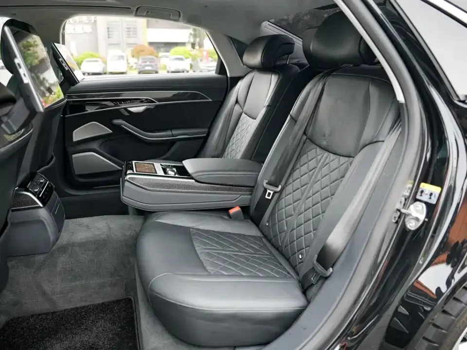 Audi S8