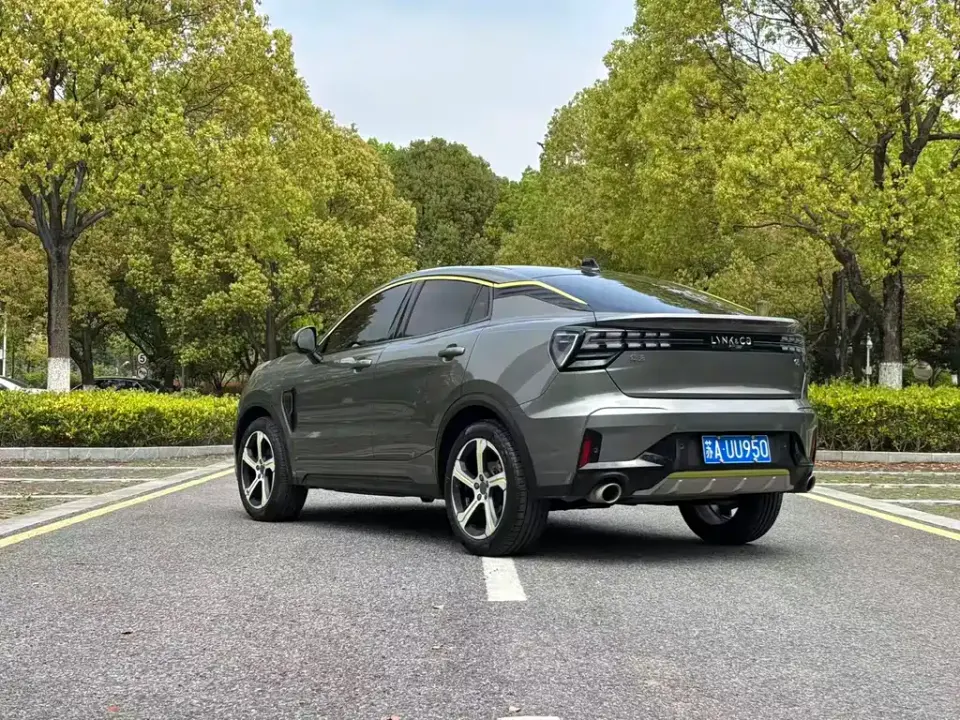 Lynk & Co 05