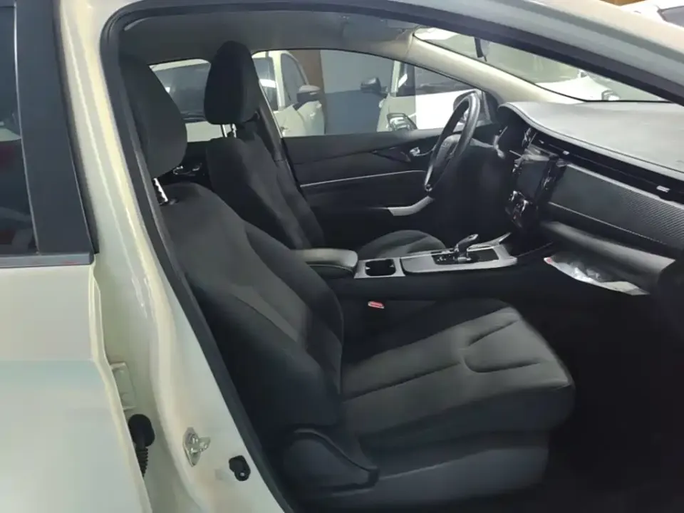 Venucia D60 EV